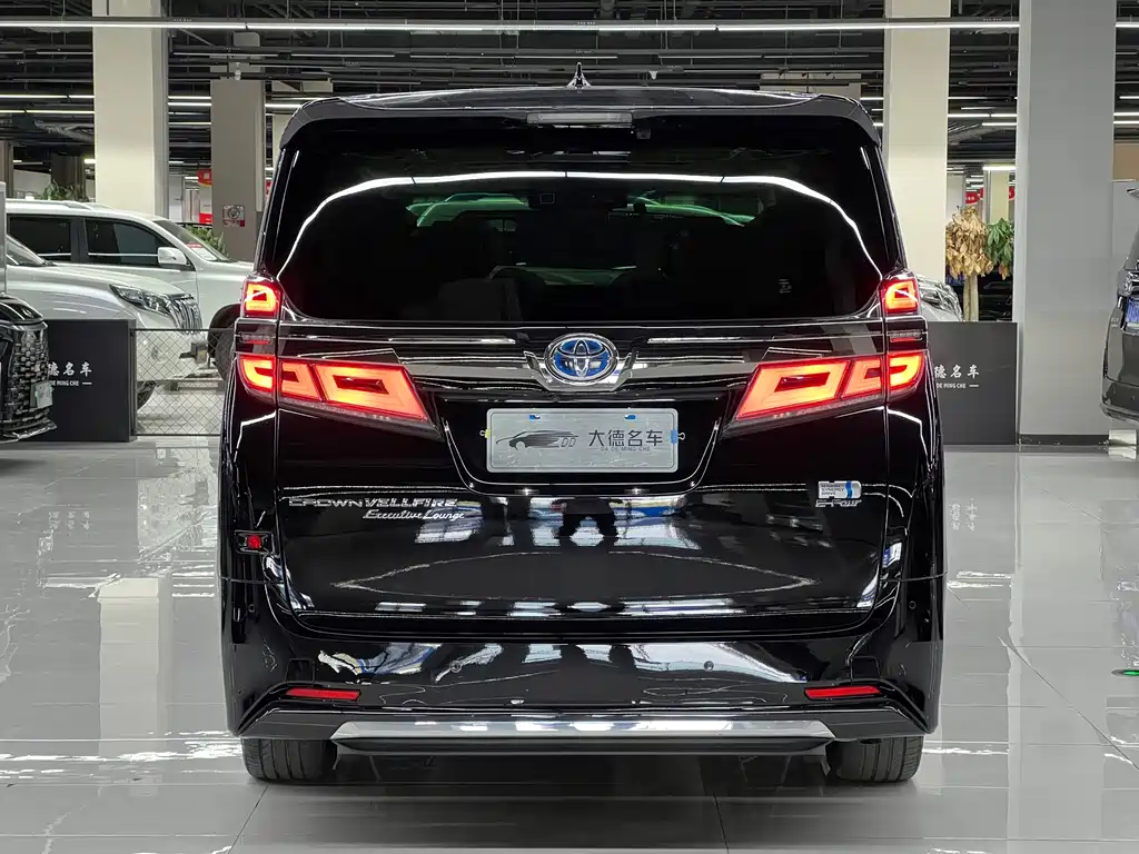 Toyota Vellfire — фото 5