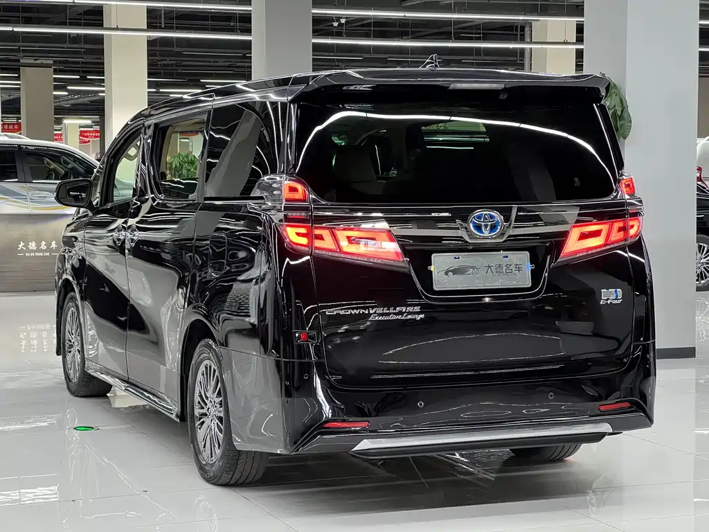 Toyota Vellfire — фото 6