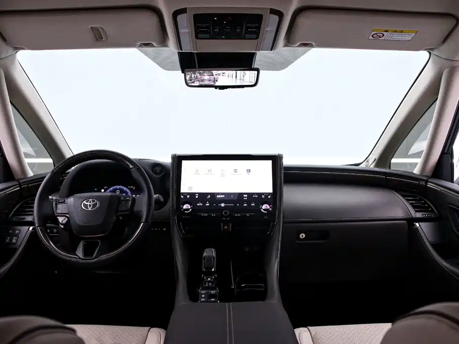 Toyota Alphard — фото 5