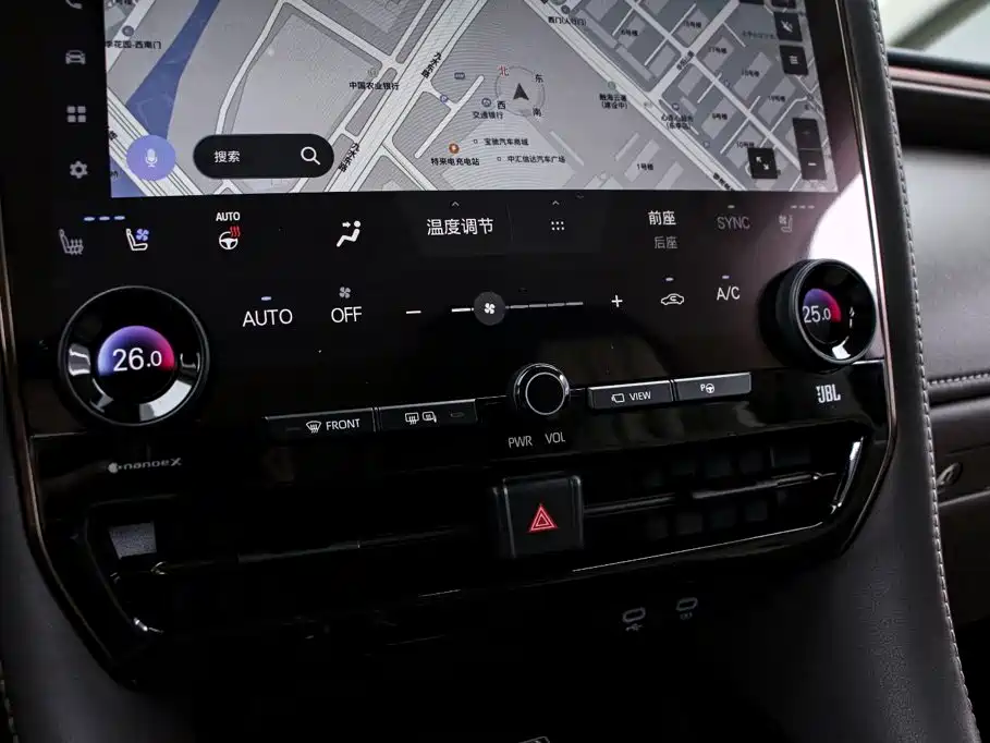 Toyota Alphard — фото 10