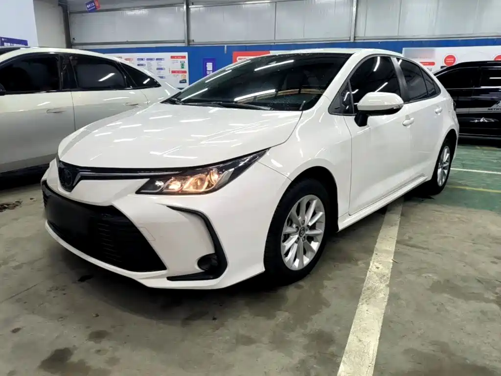 Toyota Corolla — фото 2