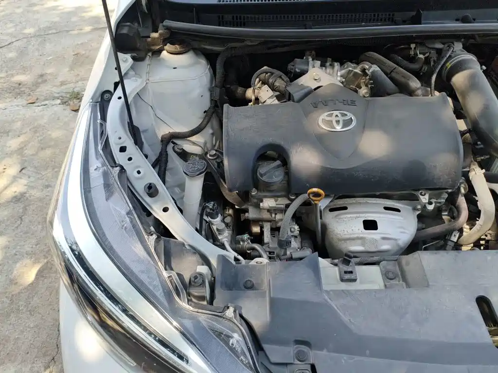 Toyota Yaris L — фото 20