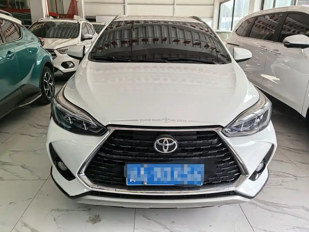 Toyota Yaris L — фото 2