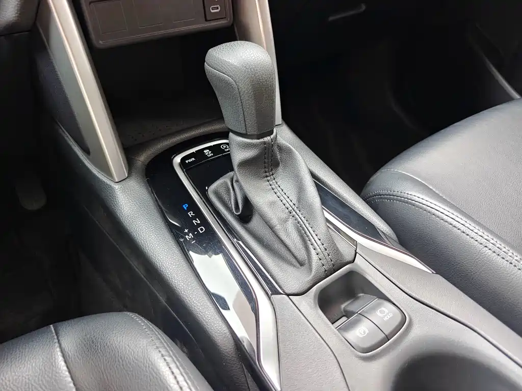 Toyota Corolla Cross — фото 13