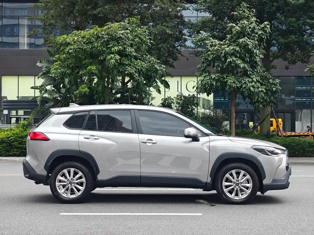Toyota Corolla Cross — фото 4