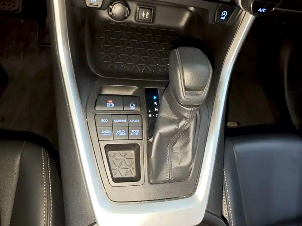 Toyota Wildlander — фото 14