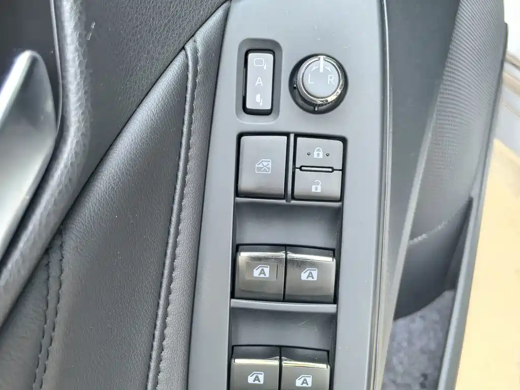 Toyota Avalon — фото 4