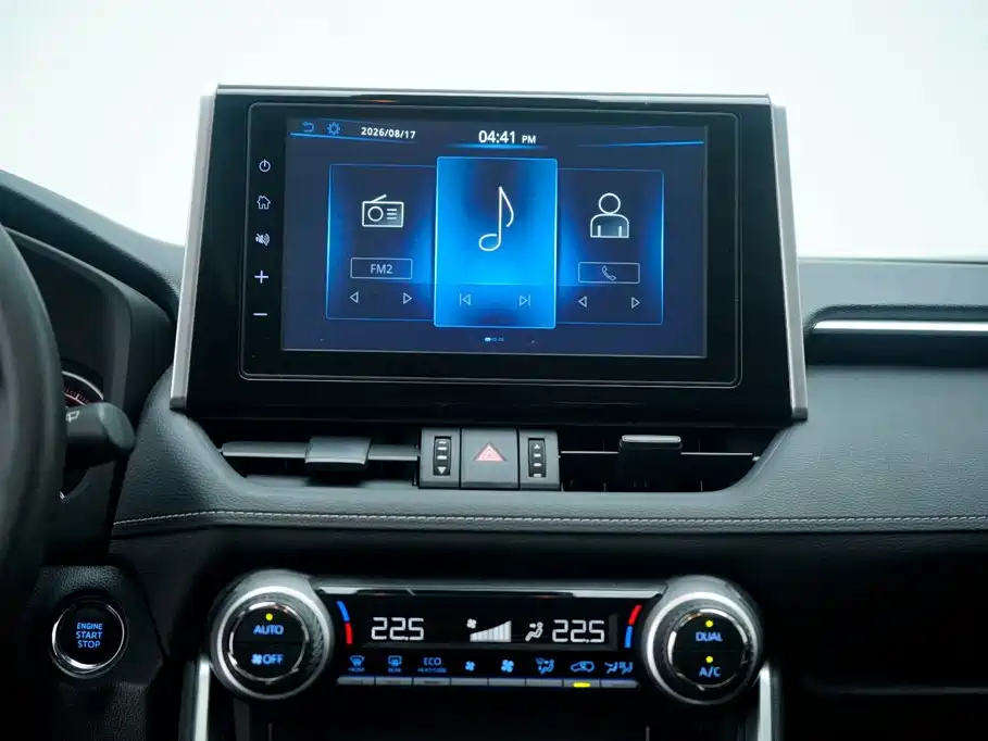 Toyota RAV4 — фото 18