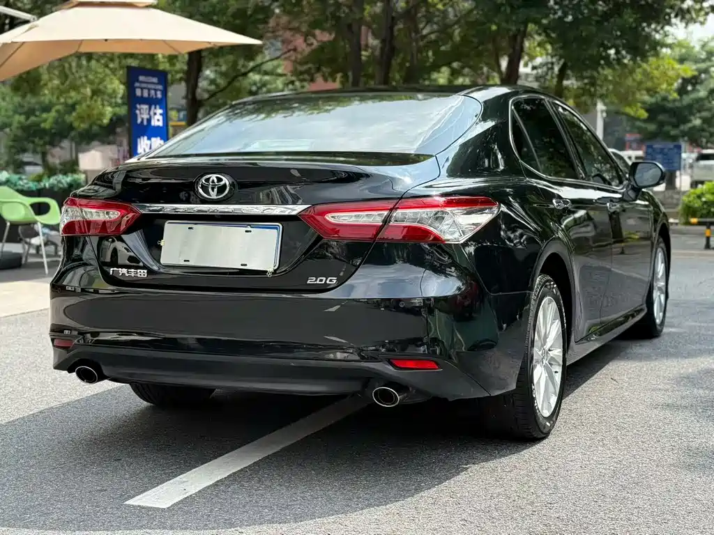 Toyota Camry — фото 6
