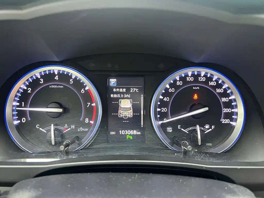 Toyota Highlander — фото 11