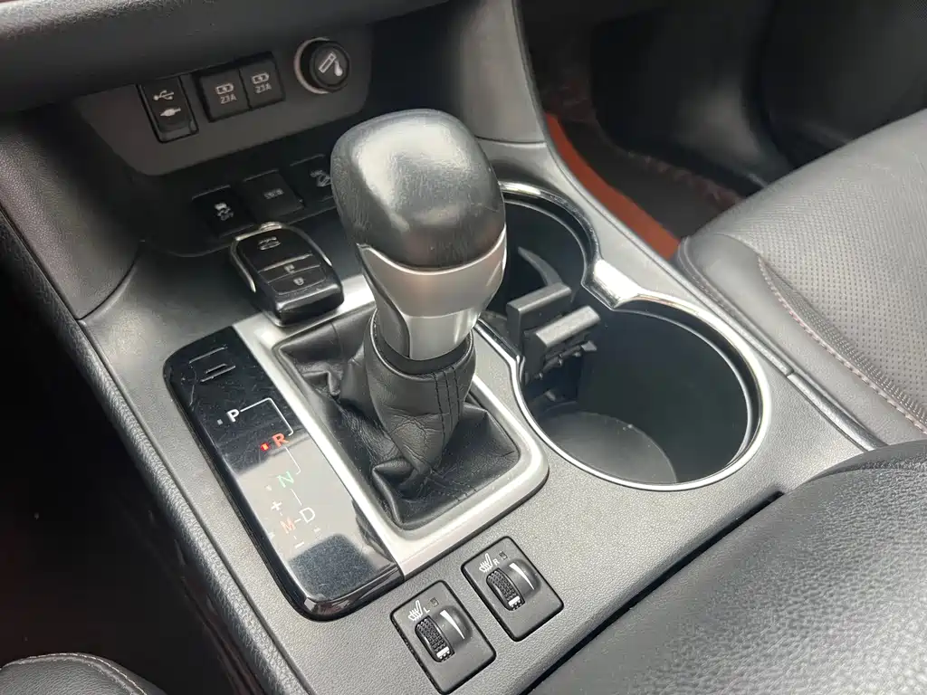 Toyota Highlander — фото 13