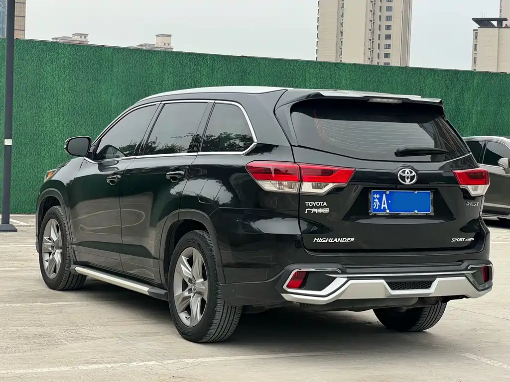 Toyota Highlander — фото 5