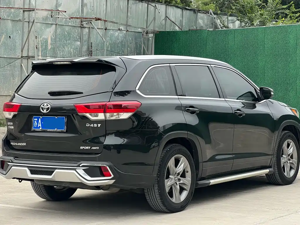 Toyota Highlander — фото 6
