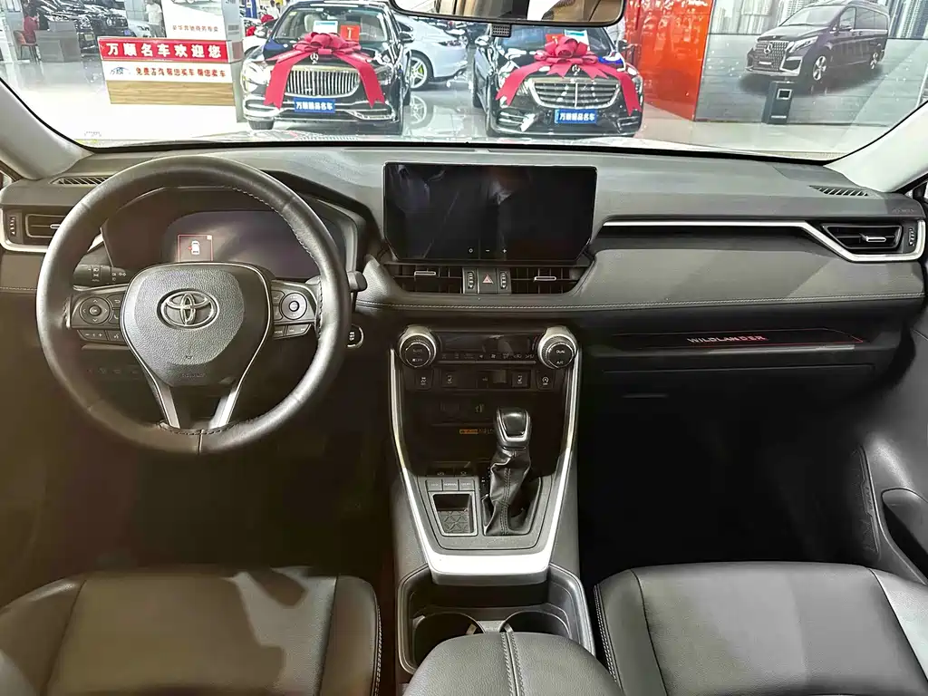 Toyota RAV4 — фото 13