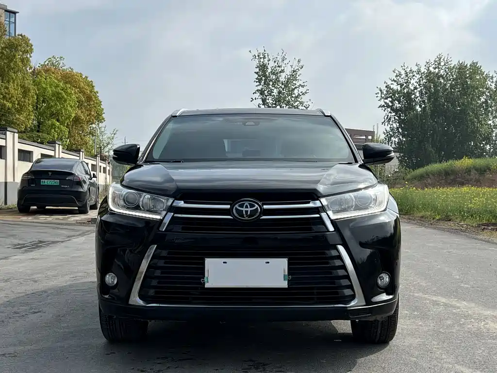 Toyota Highlander — фото 2