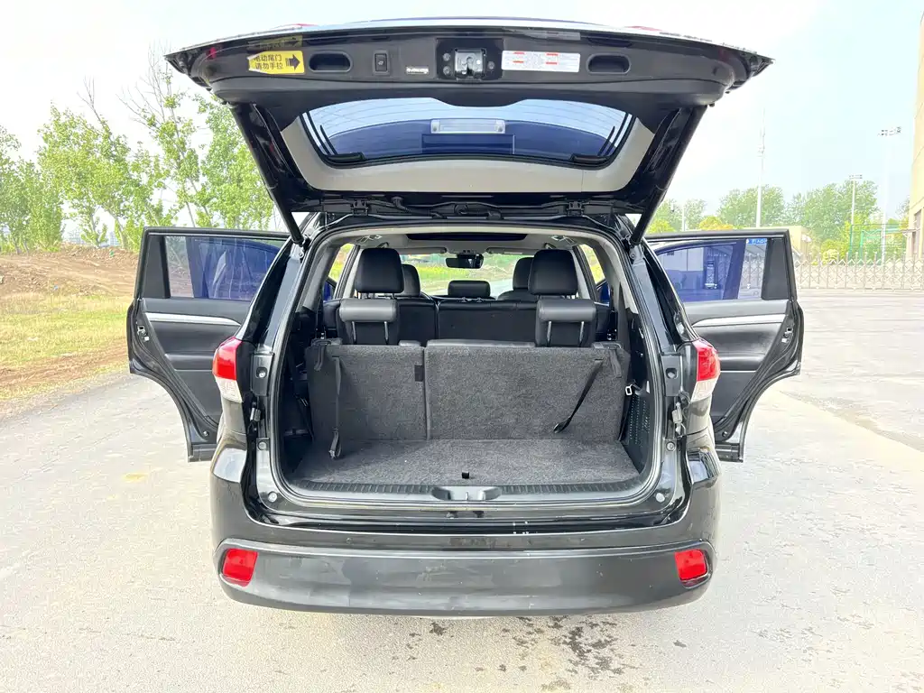 Toyota Highlander — фото 20