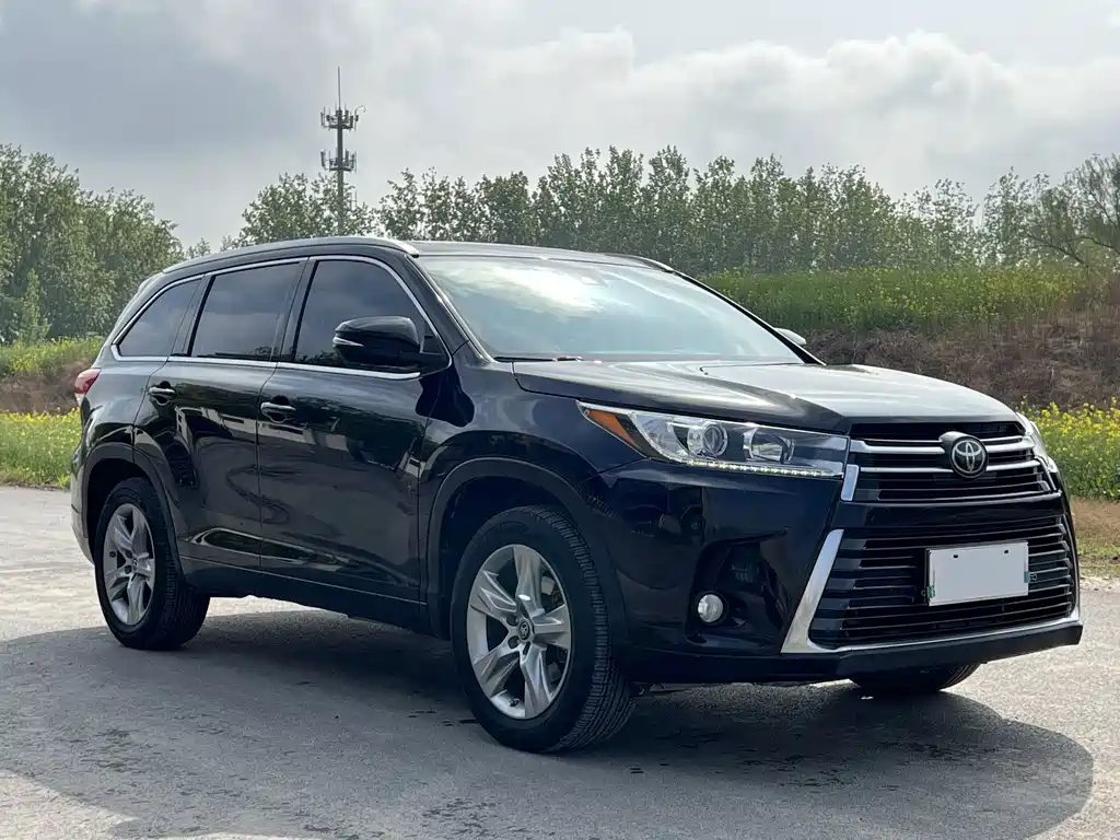 Toyota Highlander — фото 3