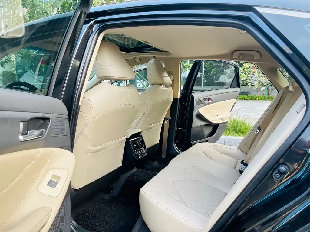 Toyota Avalon — фото 10
