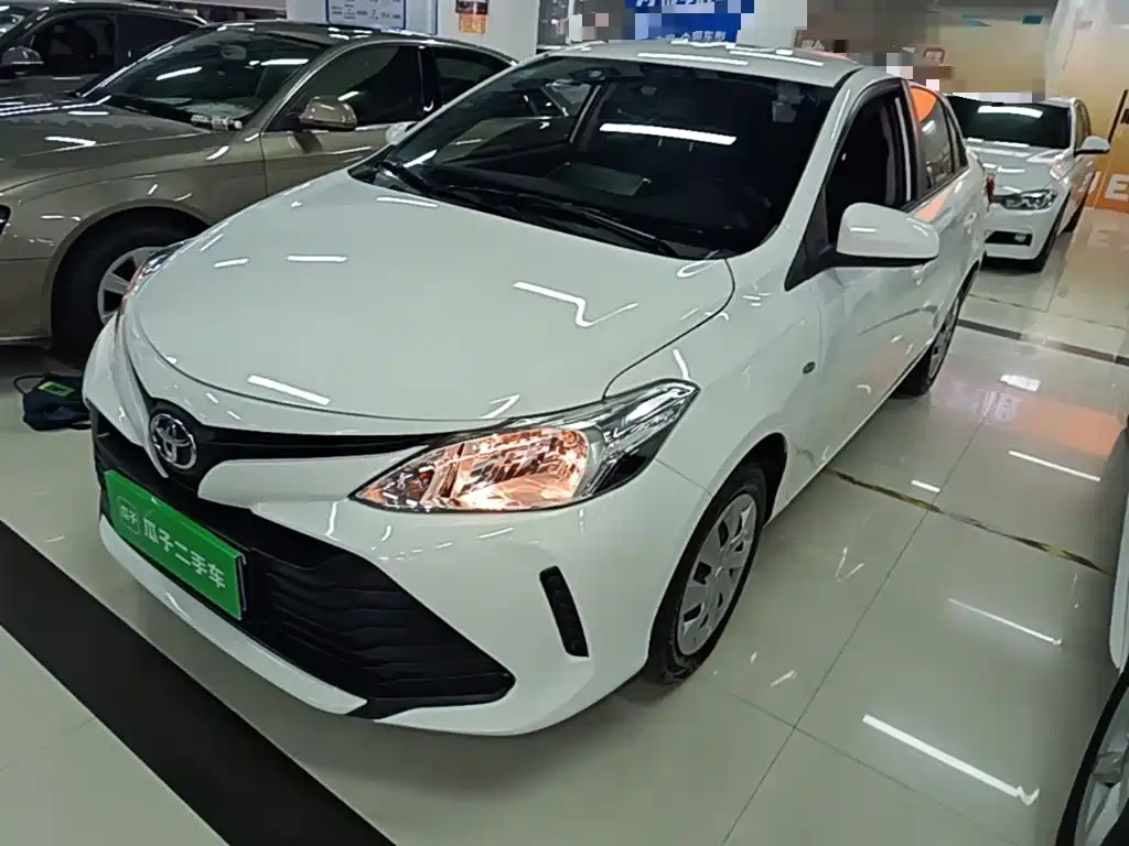 Toyota Vios — фото 2