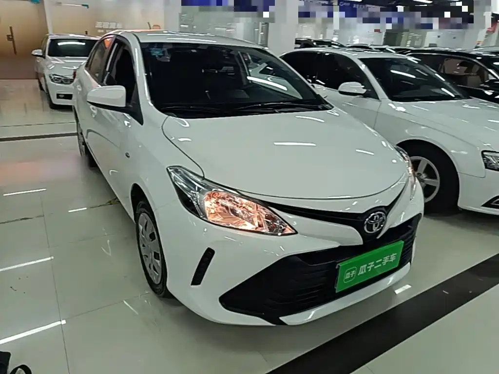 Toyota Vios — фото 4