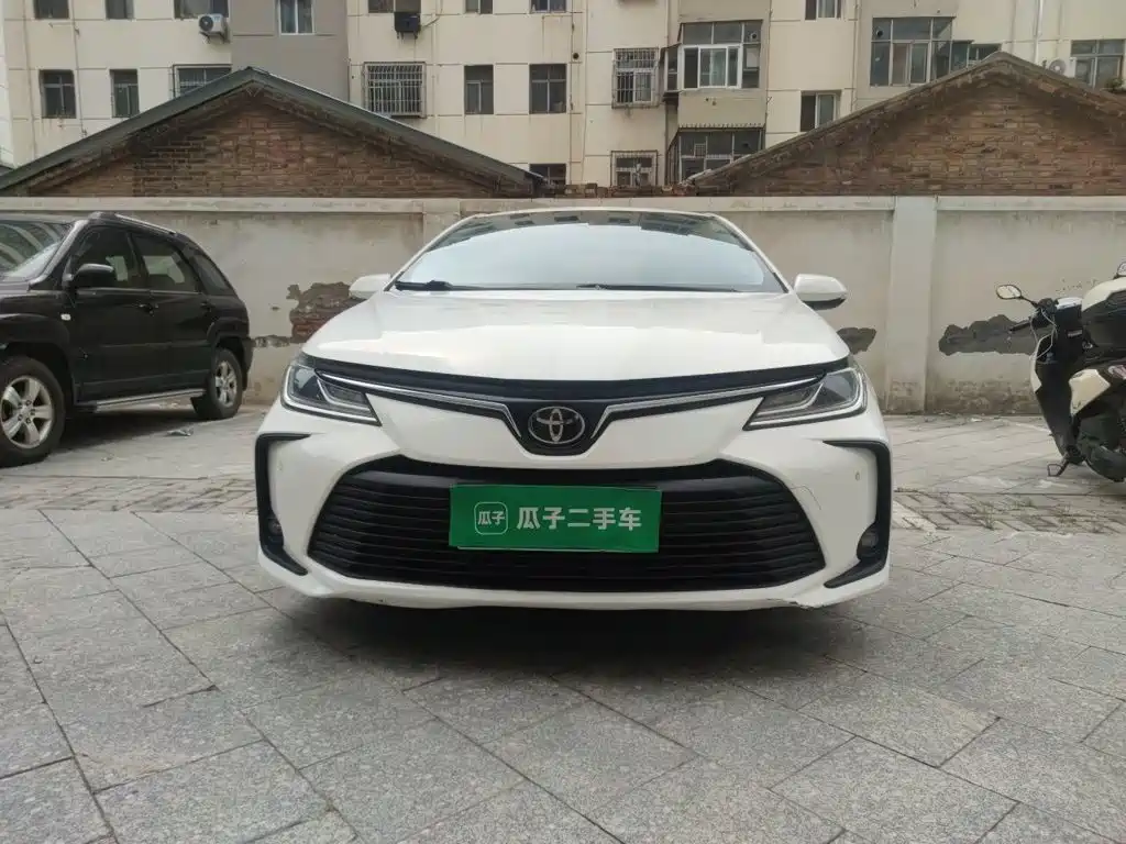 Toyota Corolla — фото 2