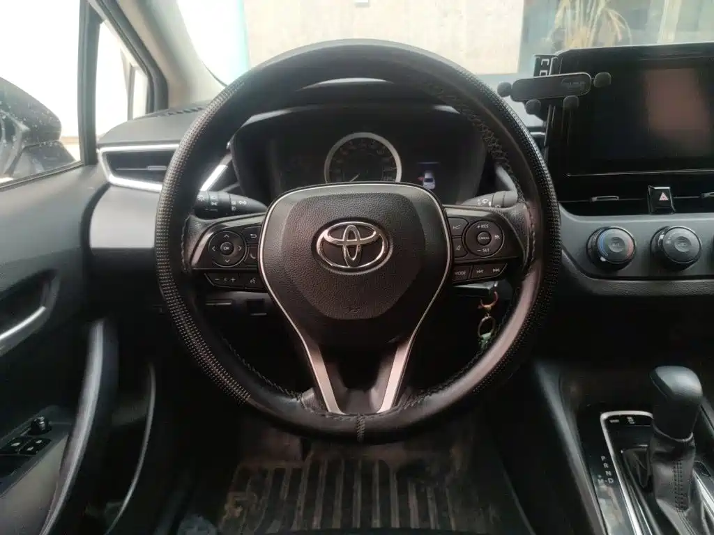 Toyota Corolla — фото 6