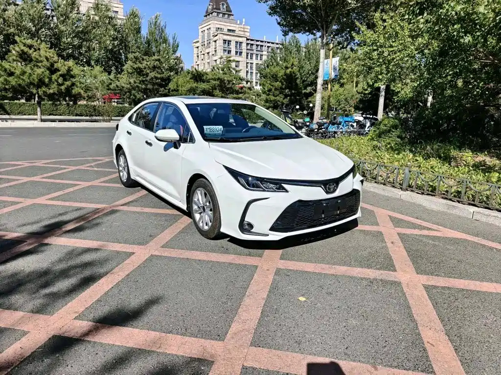 Toyota Corolla — фото 4