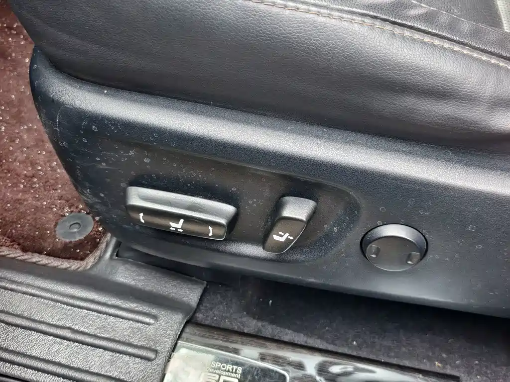 Toyota Highlander — фото 11