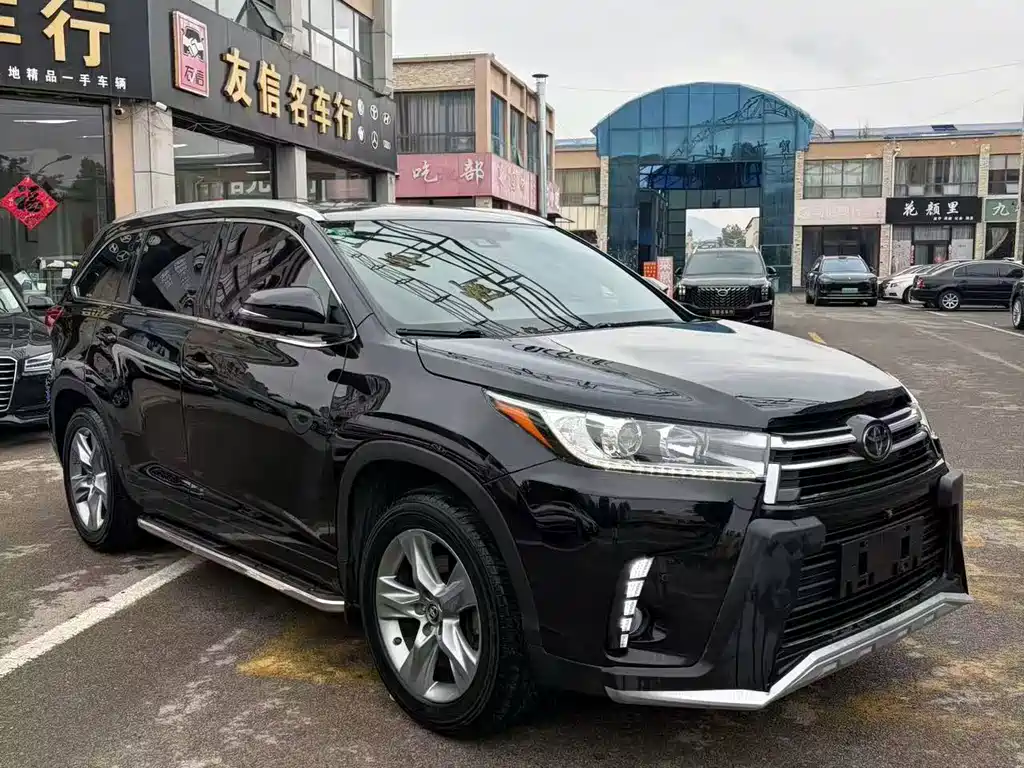 Toyota Highlander — фото 3