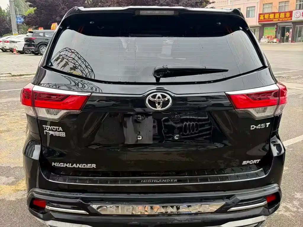 Toyota Highlander — фото 4