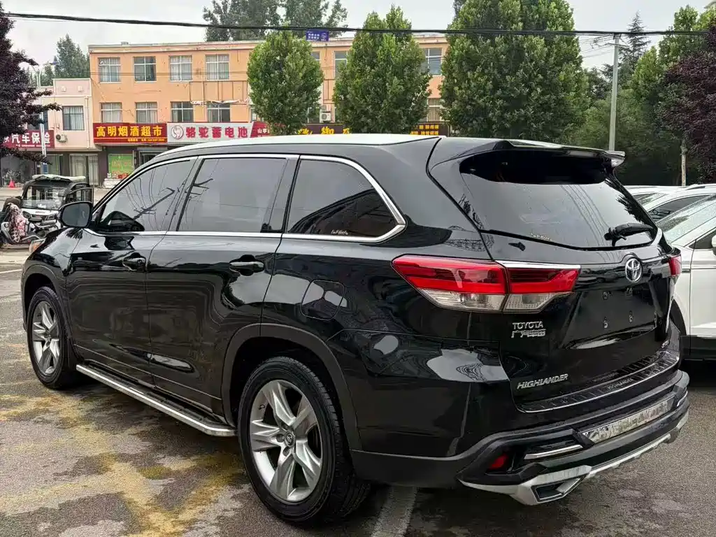 Toyota Highlander — фото 5