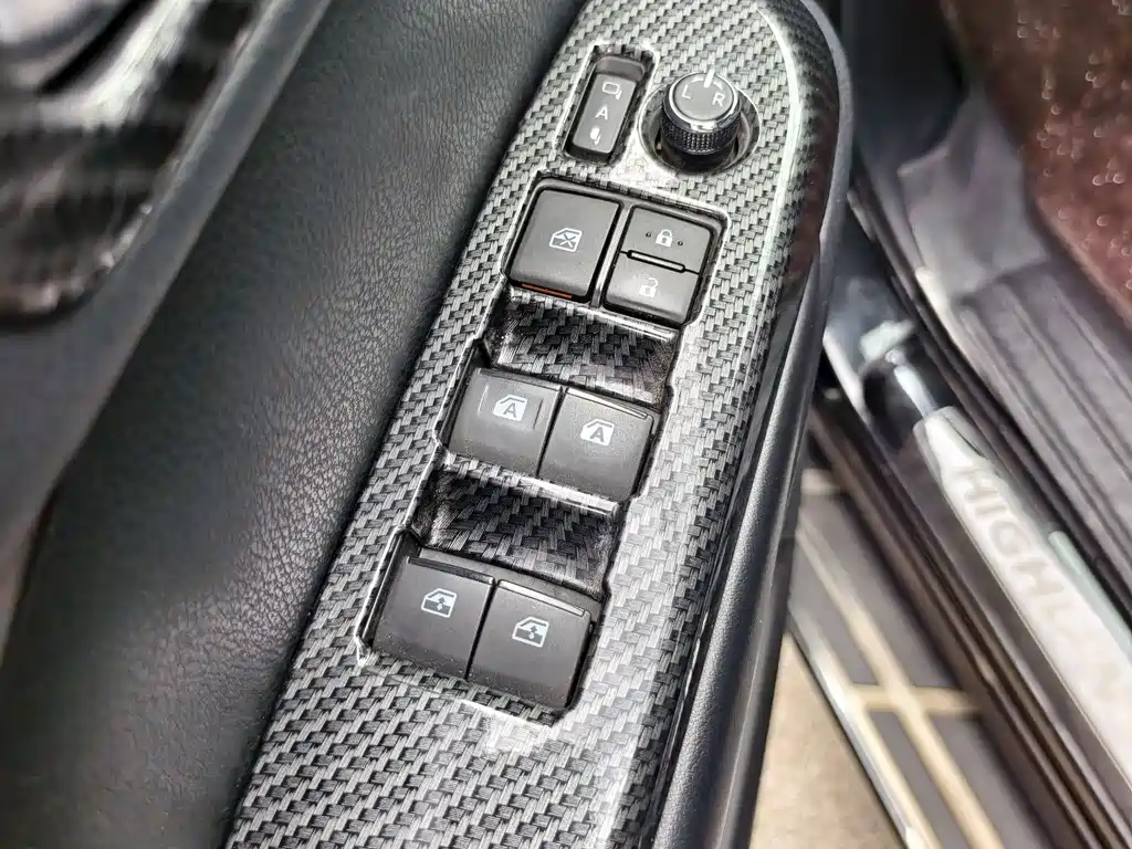 Toyota Highlander — фото 10