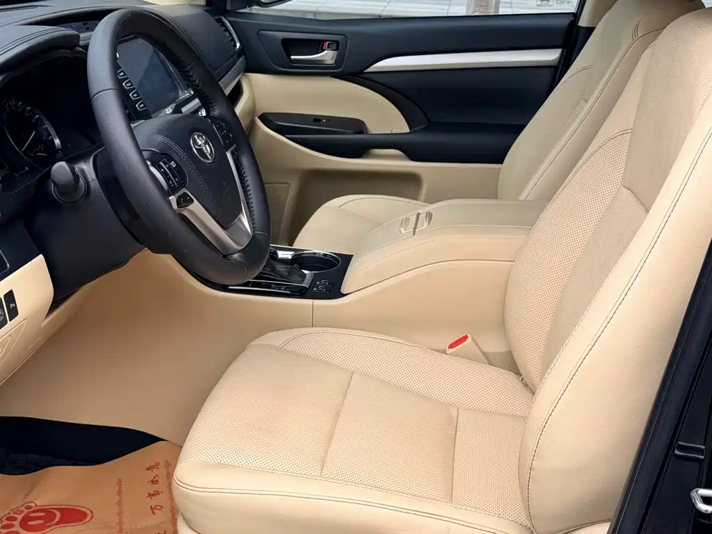 Toyota Highlander — фото 13