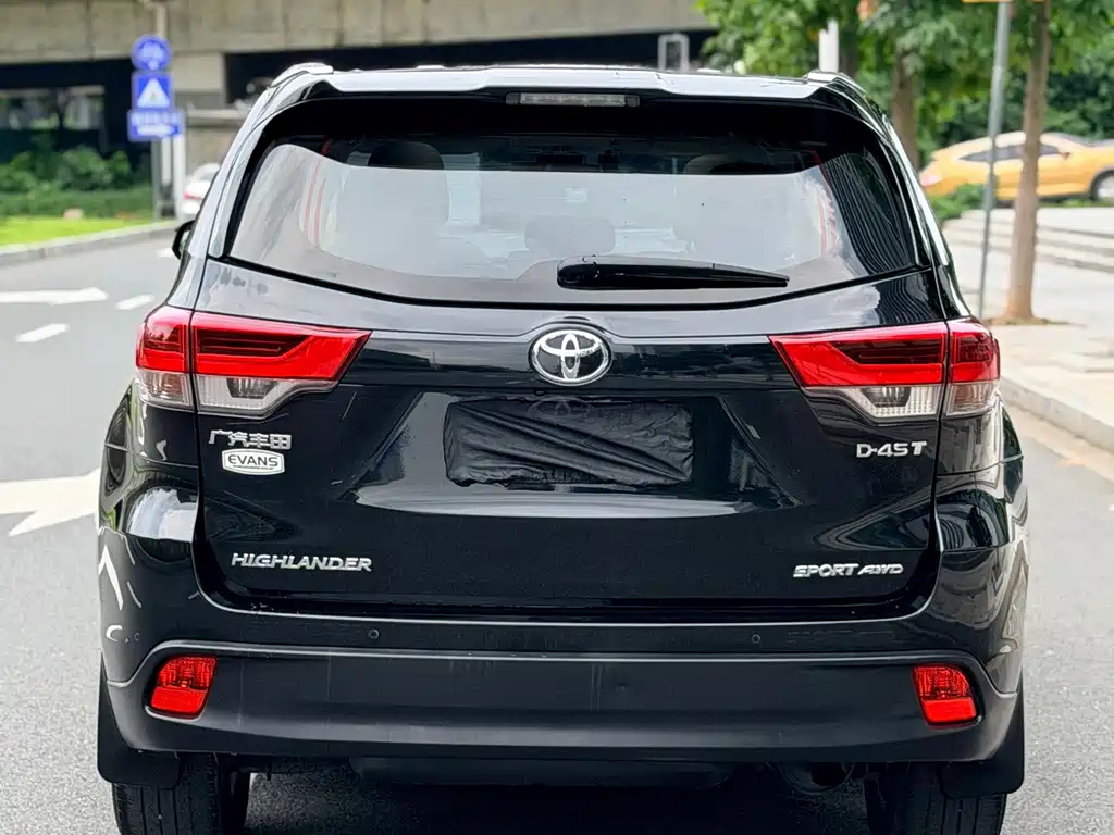 Toyota Highlander — фото 16