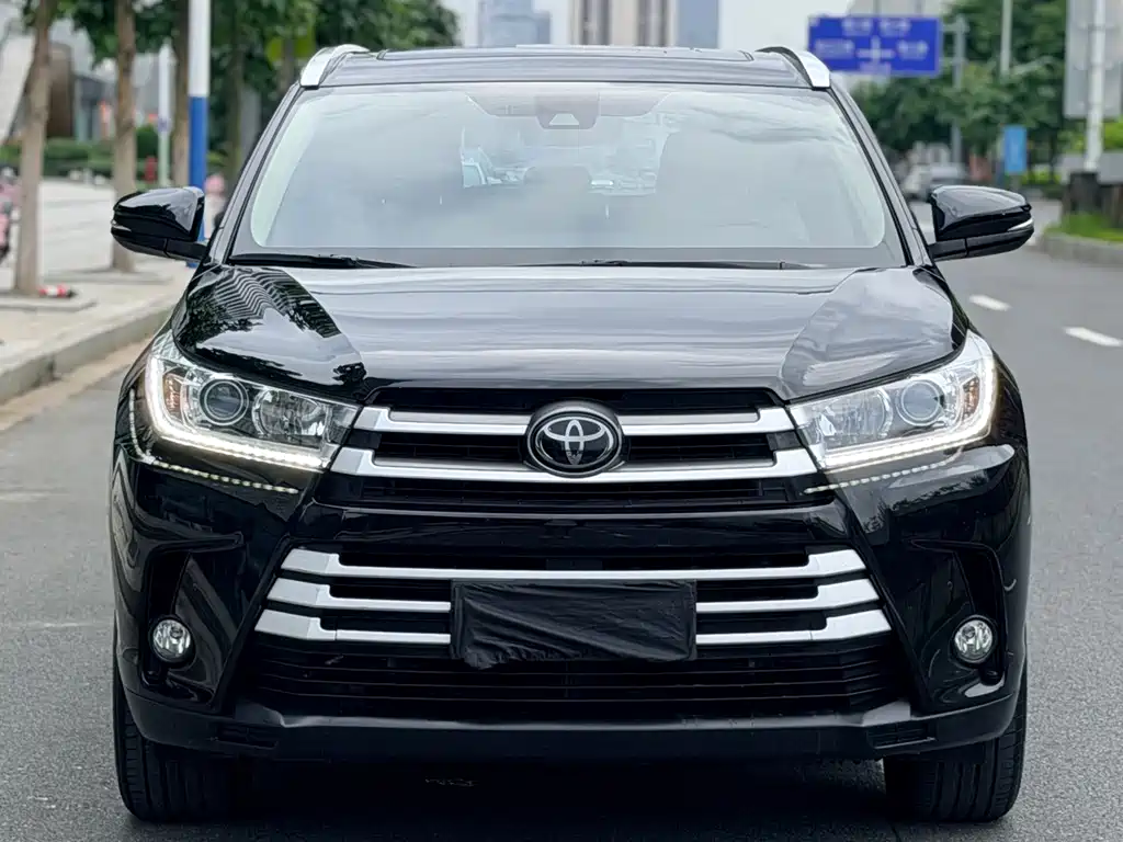 Toyota Highlander — фото 3