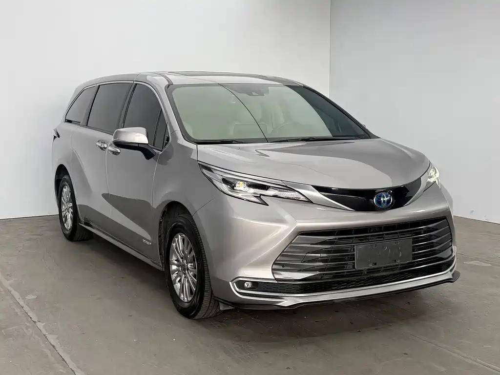 Toyota Sienna — фото 3