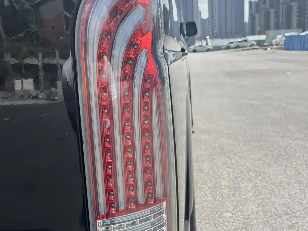 Toyota Hiace — фото 18