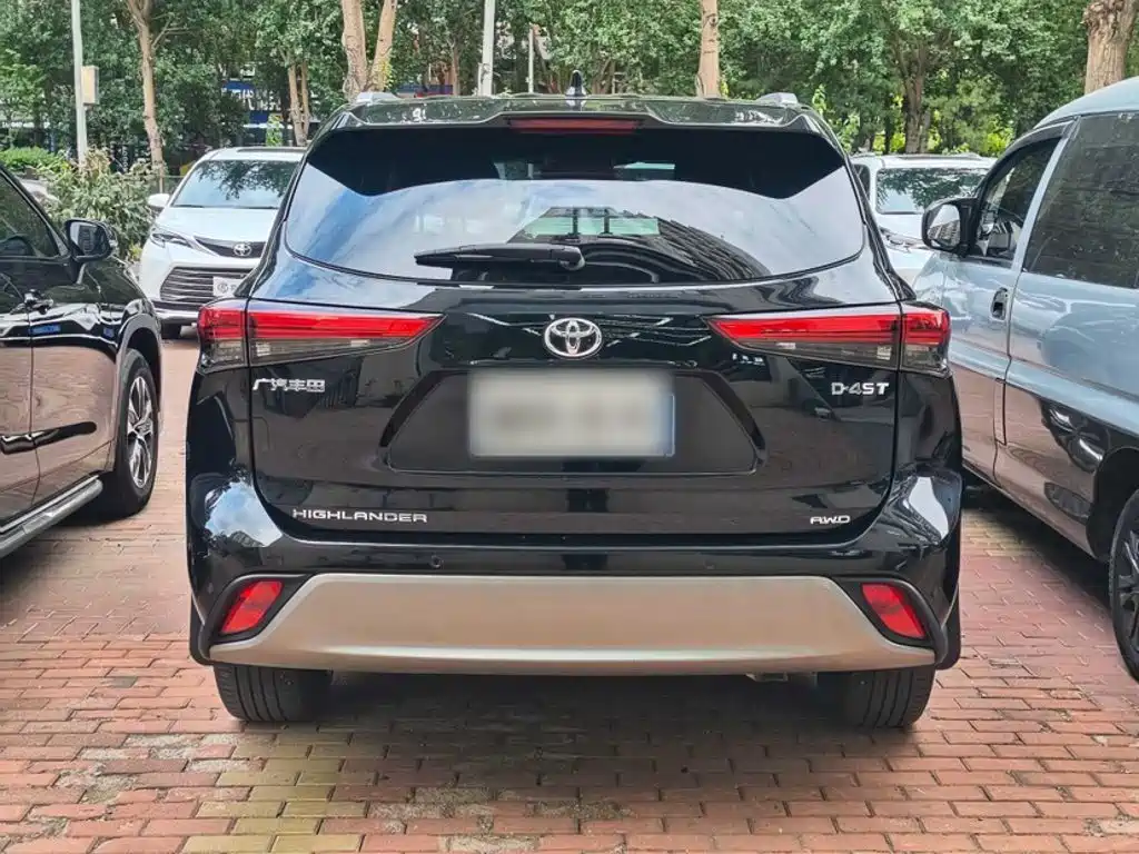 Toyota Highlander — фото 13