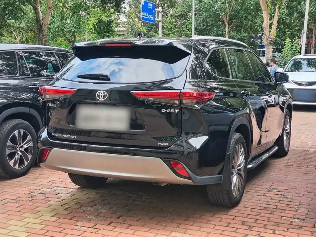 Toyota Highlander — фото 14