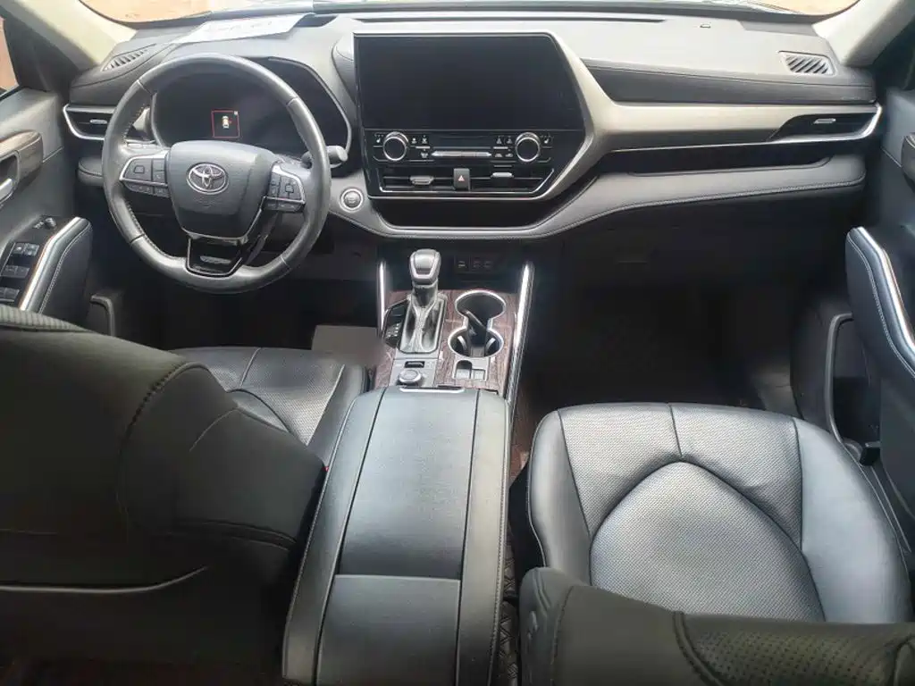 Toyota Highlander — фото 16