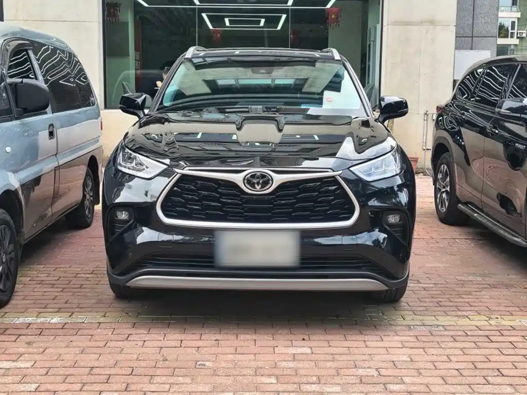 Toyota Highlander — фото 10