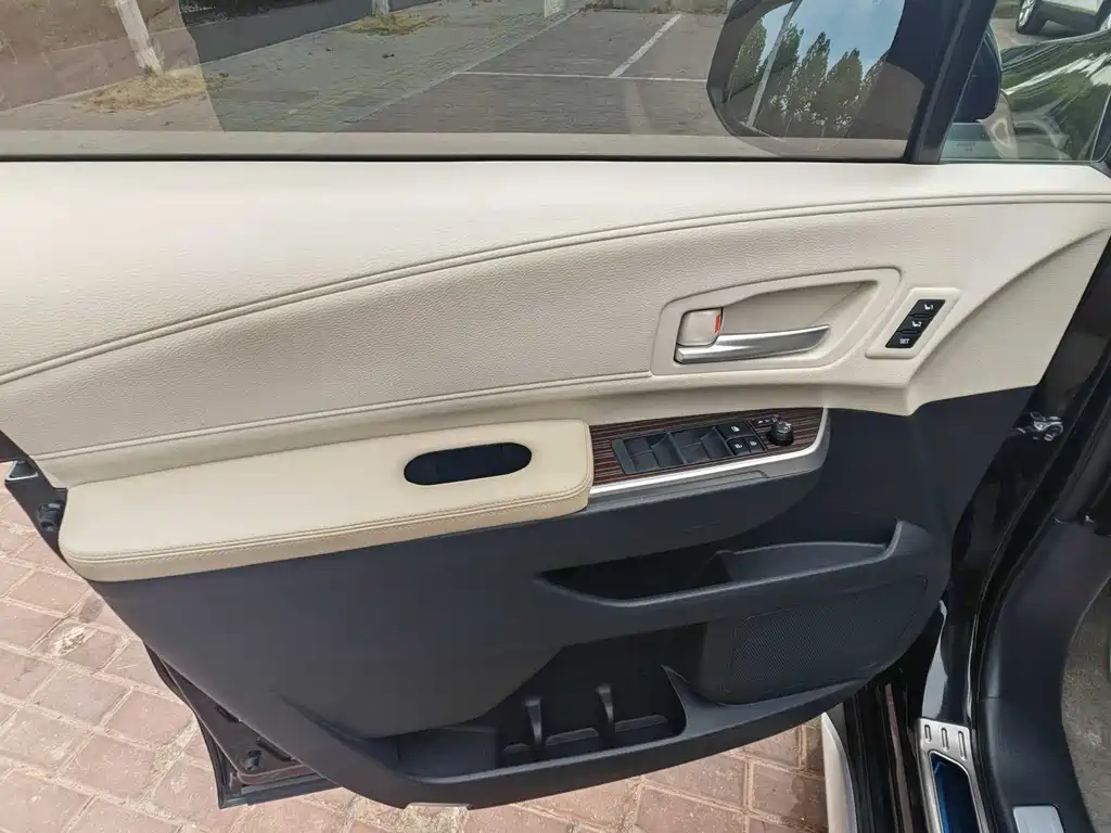Toyota Granvia — фото 13