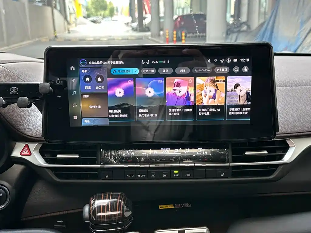 Toyota Granvia — фото 14