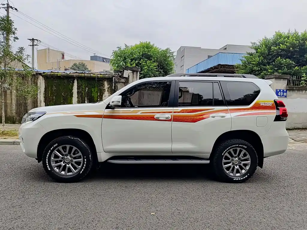 Toyota Prado — фото 3