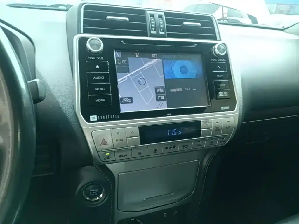 Toyota Prado — фото 13
