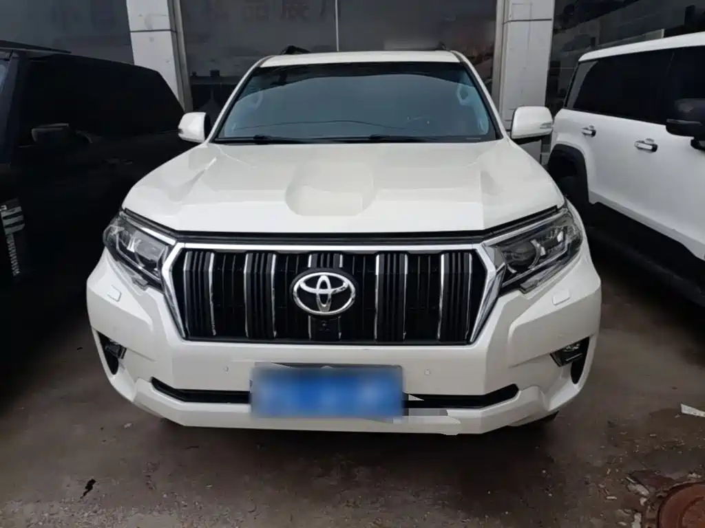 Toyota Prado — фото 3