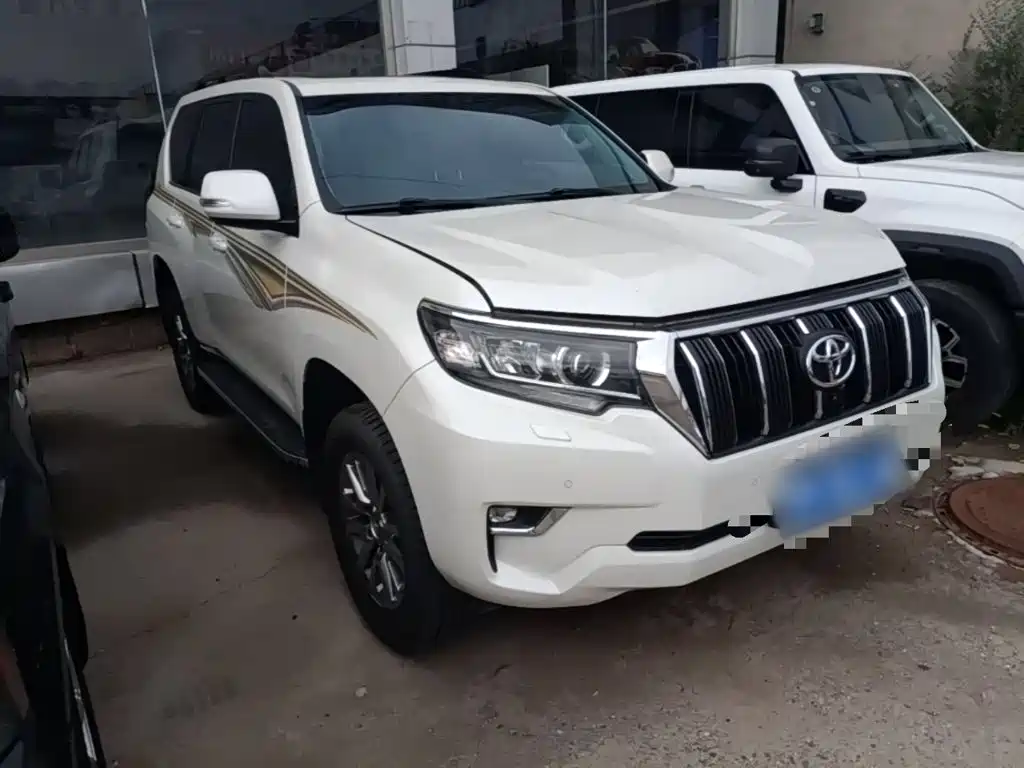 Toyota Prado — фото 4