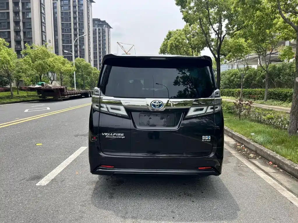 Toyota Vellfire — фото 5