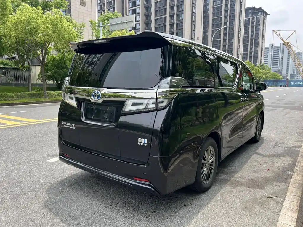 Toyota Vellfire — фото 6