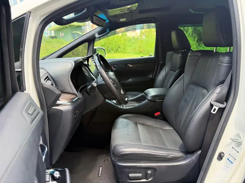 Toyota Vellfire — фото 13